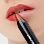 ⁦أحمر شفاه روج تويست من مود ماتشر - بني⁩ - الصورة ⁦3⁩