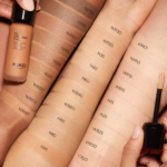 ⁦كريم أساس فاونديشن وكونسيلر خافي عيوب فل كوفرج 2 في 1 من كيكو⁩ - الصورة ⁦2⁩