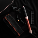 ⁦مصفف ومجفف الشعر المتعدد دايسون ايرراب للشعر الناعم والمموج - برونزي الفراولة & الوردي المحمر⁩ - الصورة ⁦3⁩