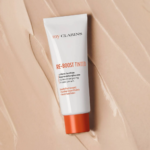 ⁦كلارنس كريم ماي كلارينس ري-بوست تينتد مرطب ومنشط للبشرة - 50مل⁩ - الصورة ⁦4⁩