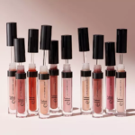 ⁦ملمع ومكبر للشفاه من ايلف⁩ - الصورة ⁦2⁩