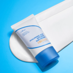 ⁦كريم واقي شمس بحمض الهيالورونيك بعامل حماية من الشمس 50+ من اسنتري - 50مل⁩ - الصورة ⁦2⁩