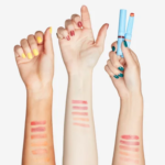 ⁦مرطب شفاه ملون كايند آند فري من ريميل لندن⁩ - الصورة ⁦2⁩