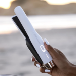 ⁦مكواة تمليس الشعر اللاسلكي من جي اتش دي - أبيض⁩ - الصورة ⁦4⁩