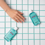 ⁦لوندريو جل رغوي منظف للبشرة جارجل سترونج - 160جم⁩ - الصورة ⁦4⁩