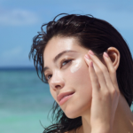 ⁦شيسيدو كريم واقي شمس ايكسبرت للوجه بعامل حماية من الشمس 50+ - 50مل⁩ - الصورة ⁦3⁩